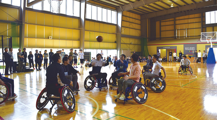 パラスポーツ体験の車椅子バスケット