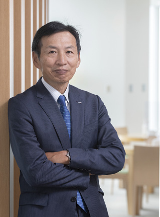 ロート製薬株式会社 代表取締役会長 山田邦雄氏