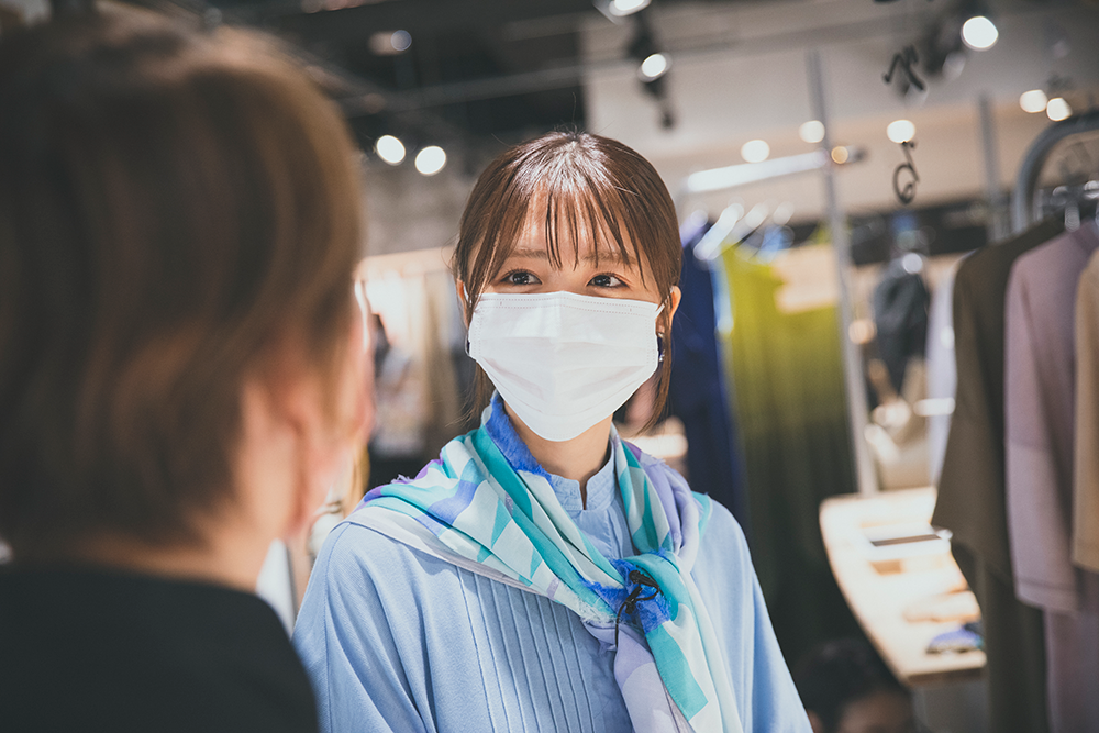 CRAHUG つくるにふれる。くらすはつづく。展