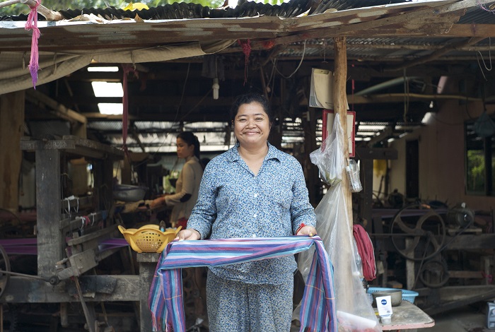 写真：微笑むカンボジアの女性